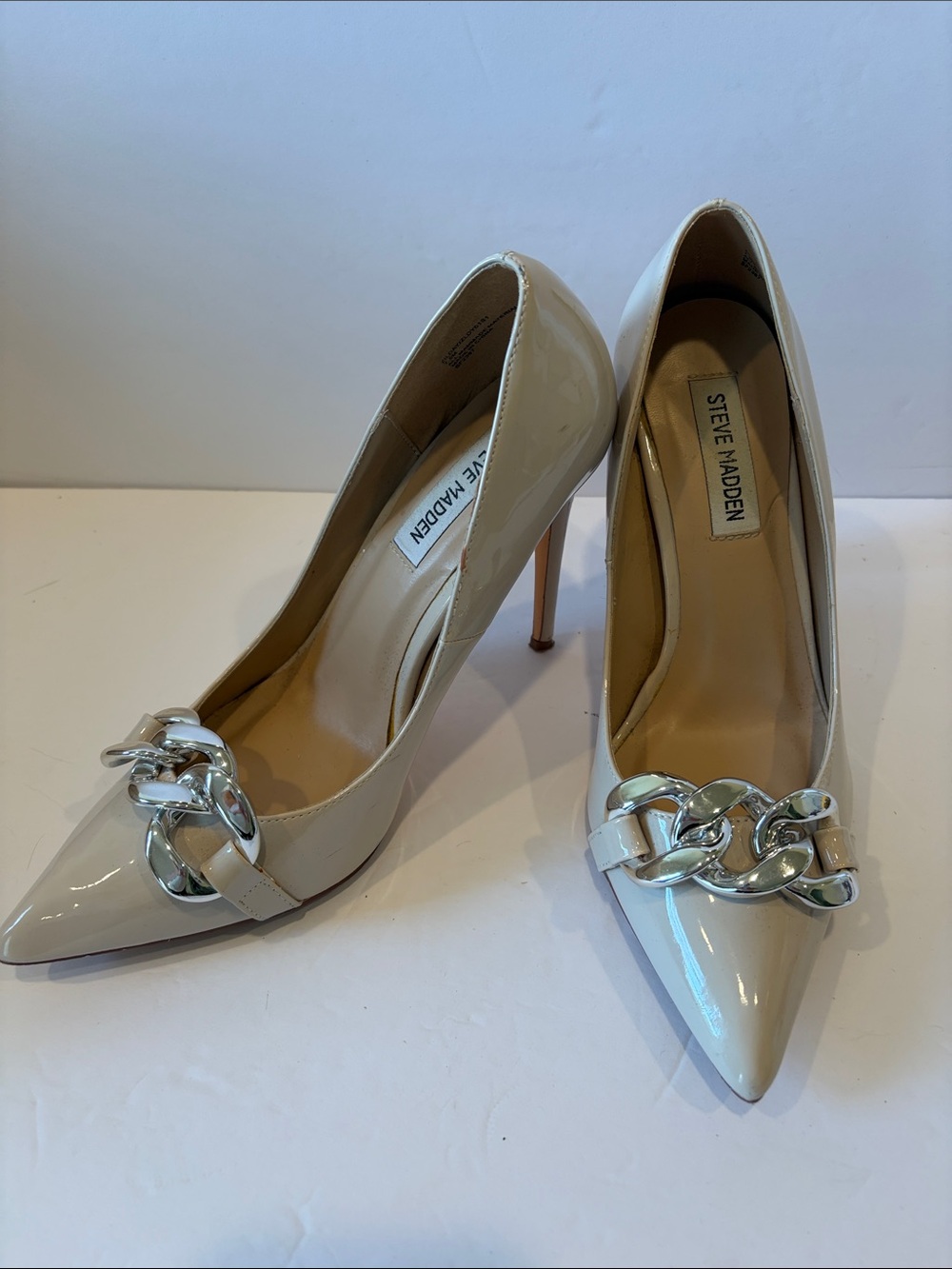 Steve Madden Cream Patent Pointed-Toe Pumps with Silver Chain
